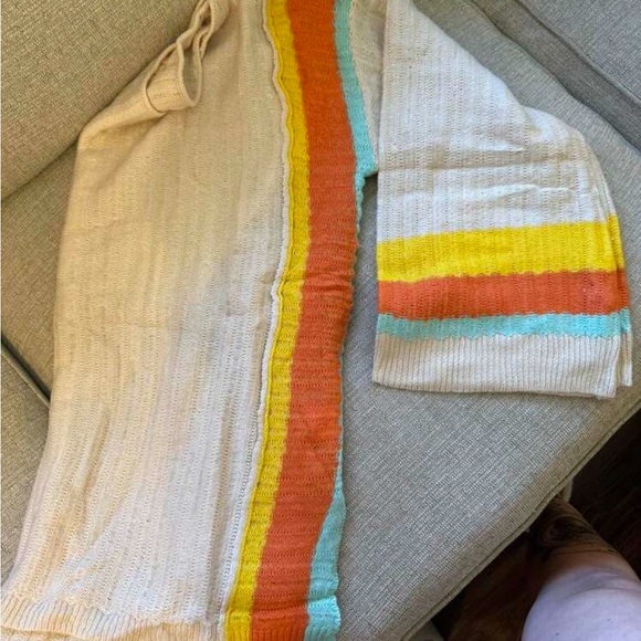 Luxe Color Block Long Sleeve Knit Sweater Top - Picture 8 of 10